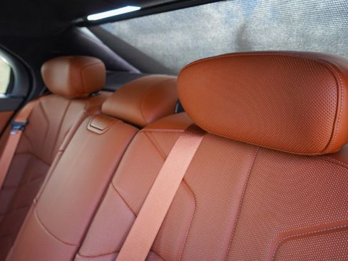 Used 2024 BMW 750e xDrive w/ Executive Package image 22