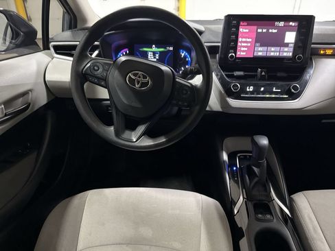 Used 2022 Toyota Corolla LE FWD image 11