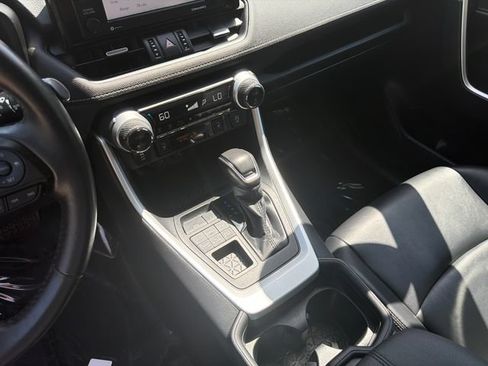 Used 2020 Toyota RAV4 XLE Premium AWD/4WD image 35