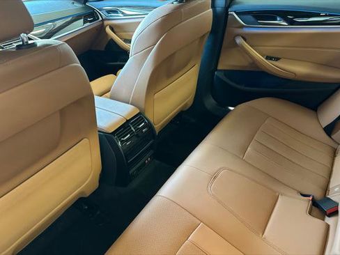 Used 2023 BMW 530e T w/ M Sport Package image 11