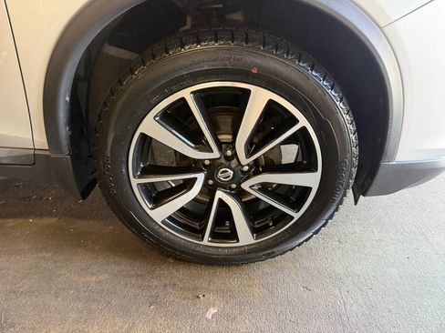 Used 2019 Nissan Rogue SL w/ Premium Package AWD/4WD image 29