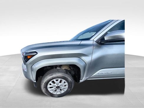 Used 2024 Toyota Tacoma SR5 AWD/4WD image 7