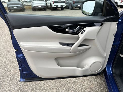 Certified 2019 Nissan Rogue Sport SL w/ Premium Package image 8