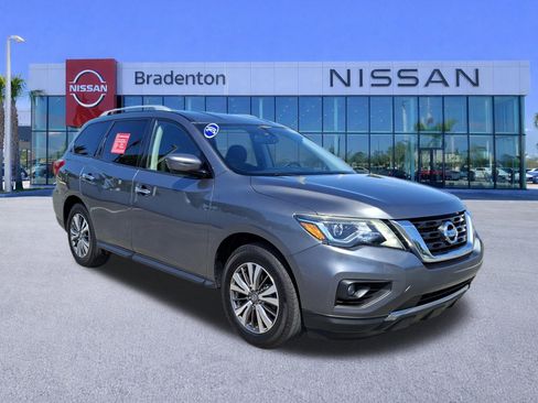 Used 2020 Nissan Pathfinder SV FWD image 3