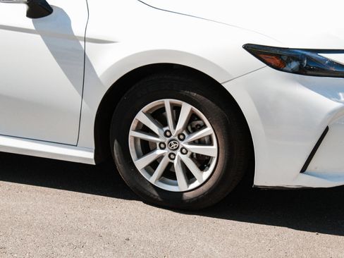 Used 2025 Toyota Camry LE FWD image 4