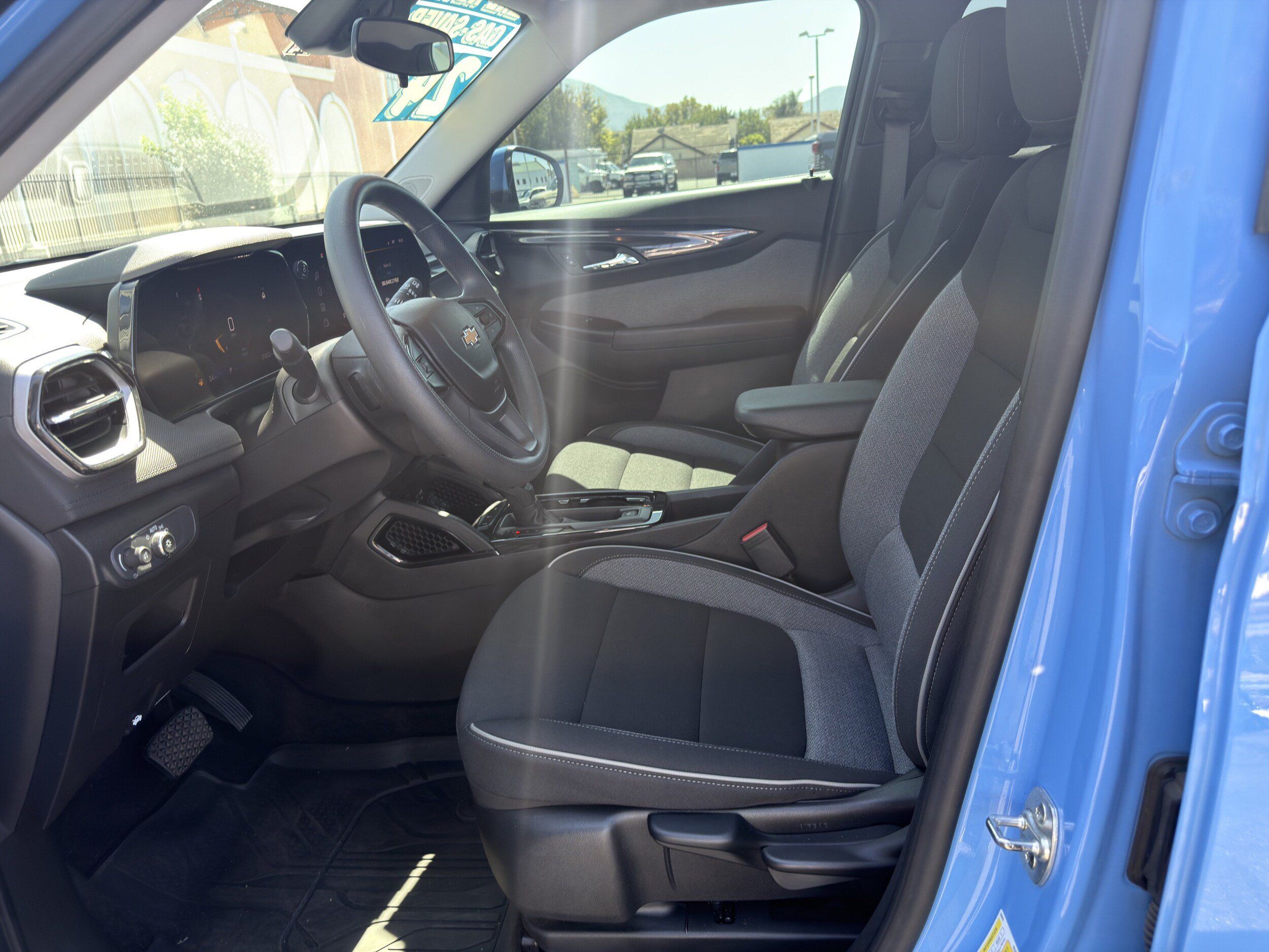 Used 2024 Chevrolet TrailBlazer LT FWD image 20