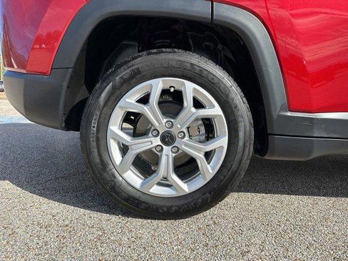 Certified 2025 Jeep Compass Latitude image 51