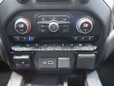 Used 2019 Chevrolet Silverado 1500 High Country AWD/4WD image 12