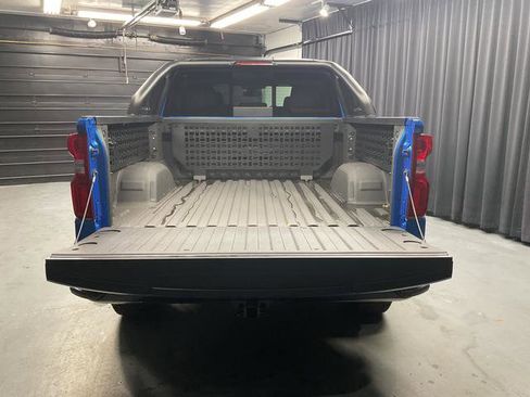 Used 2025 Chevrolet Silverado 1500 ZR2 AWD/4WD image 9