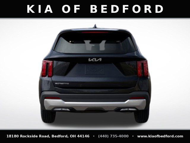Used 2025 Kia Sorento LX FWD image 6