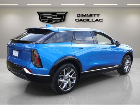 New 2026 Cadillac Optiq Luxury 1 image 5