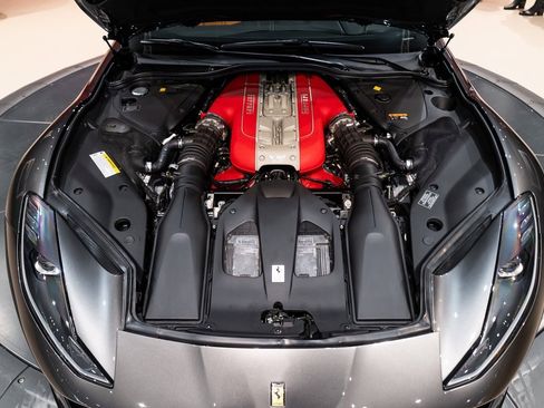 Certified 2022 Ferrari 812 GTS Base image 18