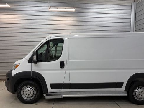 Used 2025 RAM ProMaster 2500 w/ U-Haul Equipment Group FWD image 3