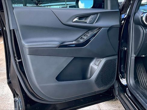 New 2026 Chevrolet Equinox LT w/ Convenience Package II image 11