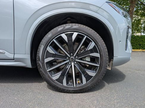 Used 2025 Volvo XC90 B6 Plus AWD/4WD image 29