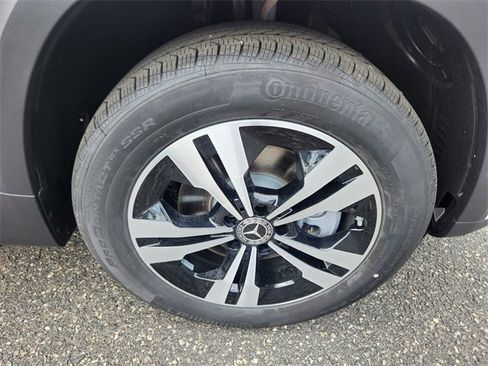 Certified 2026 Mercedes-Benz GLB 250 4MATIC image 18