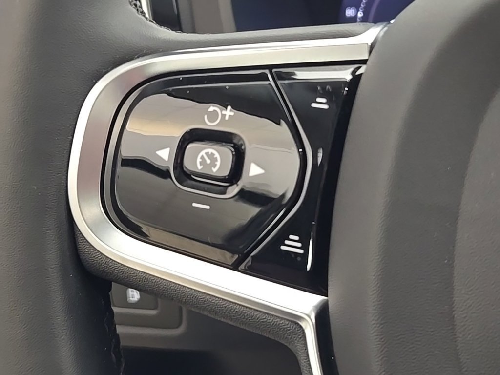 Certified 2024 Volvo XC60 T8 Ultimate w/ Climate Package AWD/4WD image 24
