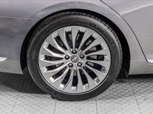 Used 2017 Genesis G90 3.3T Premium image 34