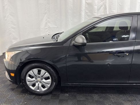 Used 2013 Chevrolet Cruze LS image 5