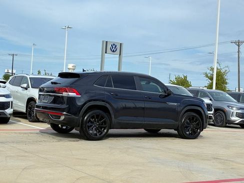 Used 2020 Volkswagen Atlas Cross Sport SE w/ Panoramic Sunroof Package FWD image 8
