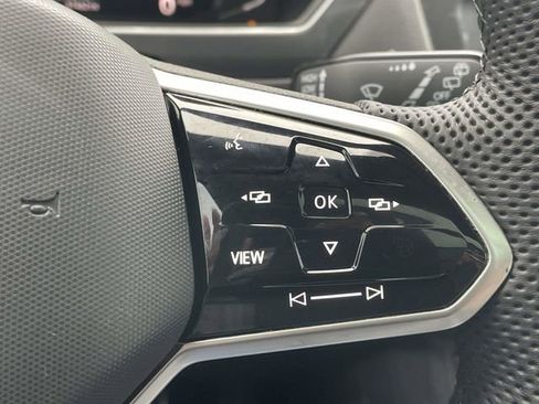 Used 2022 Volkswagen Tiguan SEL R-Line image 25