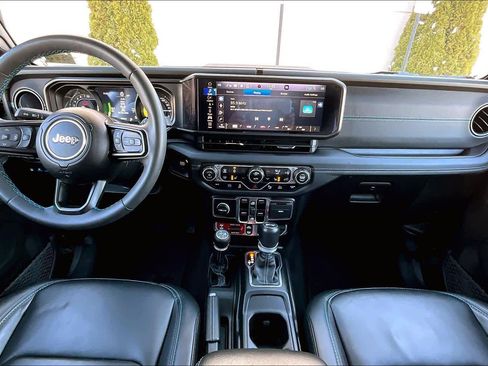 Used 2024 Jeep Wrangler Unlimited Rubicon 4xe image 16