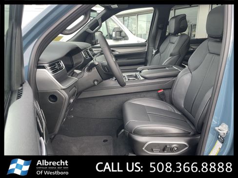 New 2026 Jeep Grand Wagoneer Limited AWD/4WD image 10