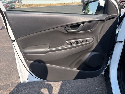 Used 2023 Hyundai Kona SE FWD image 14