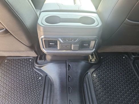 Used 2021 GMC Sierra 1500 AT4 w/ Technology Package AWD/4WD image 11