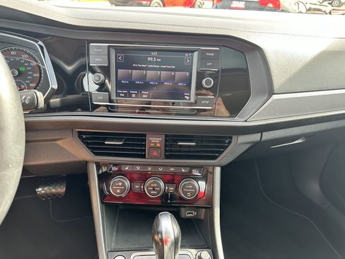 Used 2019 Volkswagen Jetta SE image 15