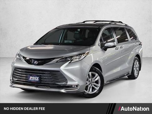 Used 2022 Toyota Sienna Limited FWD image 1