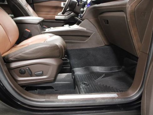 Used 2022 Ford Explorer King Ranch w/ Technology Package image 26