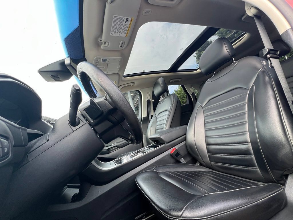 Used 2019 Ford Edge SEL w/ Equipment Group 201A AWD/4WD image 16