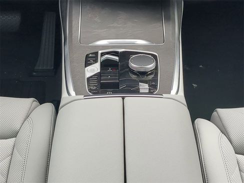 New 2026 BMW X7 xDrive40i image 19