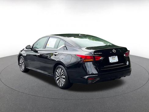 Used 2025 Nissan Altima 2.5 SV FWD image 11