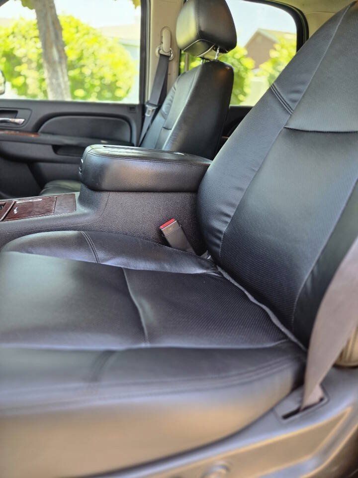Used 2011 Chevrolet Tahoe LTZ RWD image 34
