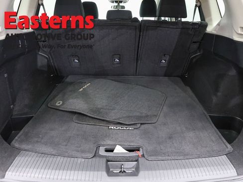Used 2023 Nissan Rogue S AWD/4WD image 9