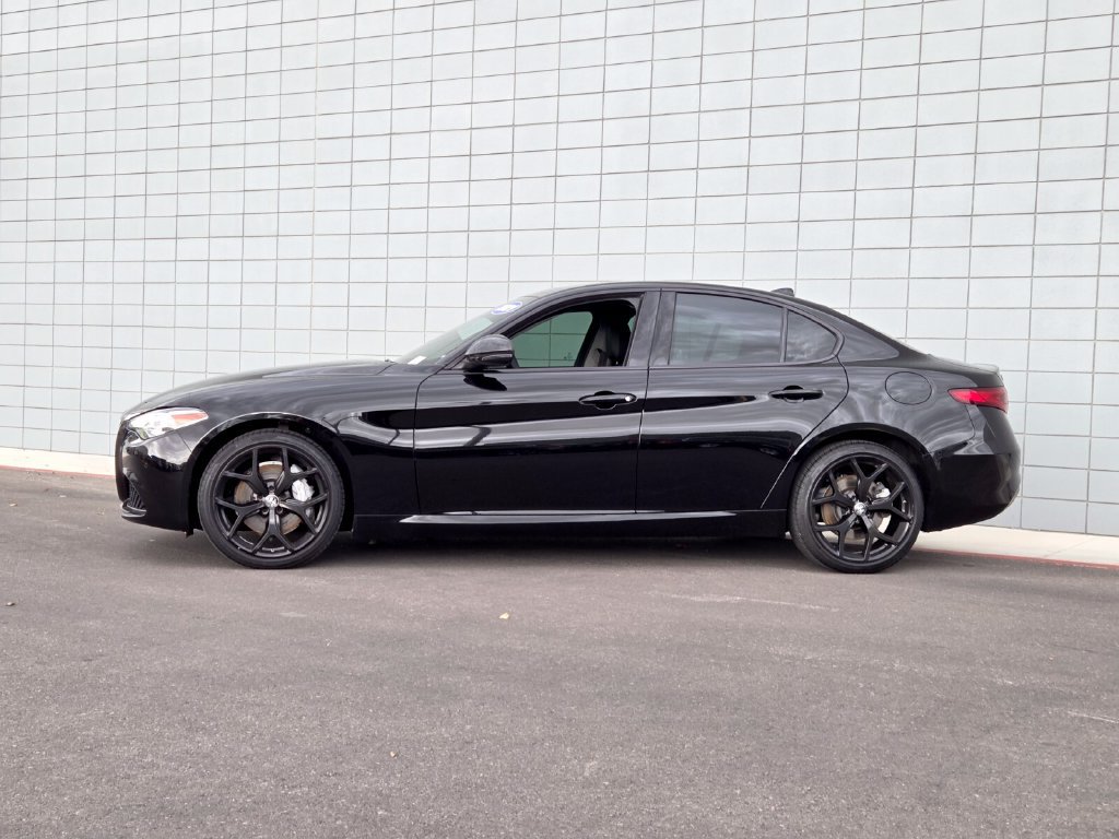 Used 2021 Alfa Romeo Giulia Ti w/ Nero Edizione AWD/4WD image 2