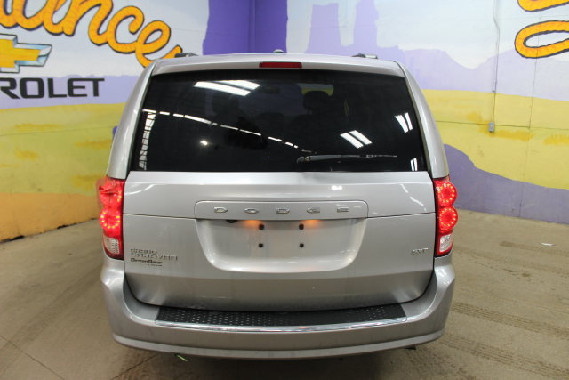 Used 2016 Dodge Grand Caravan SXT FWD image 7