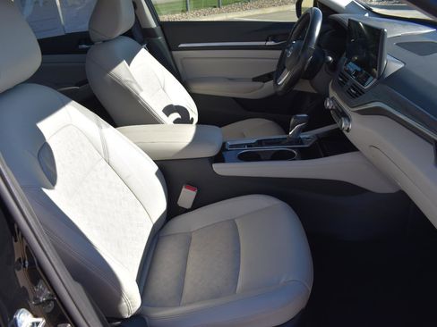 Used 2024 Nissan Altima 2.5 SL image 14