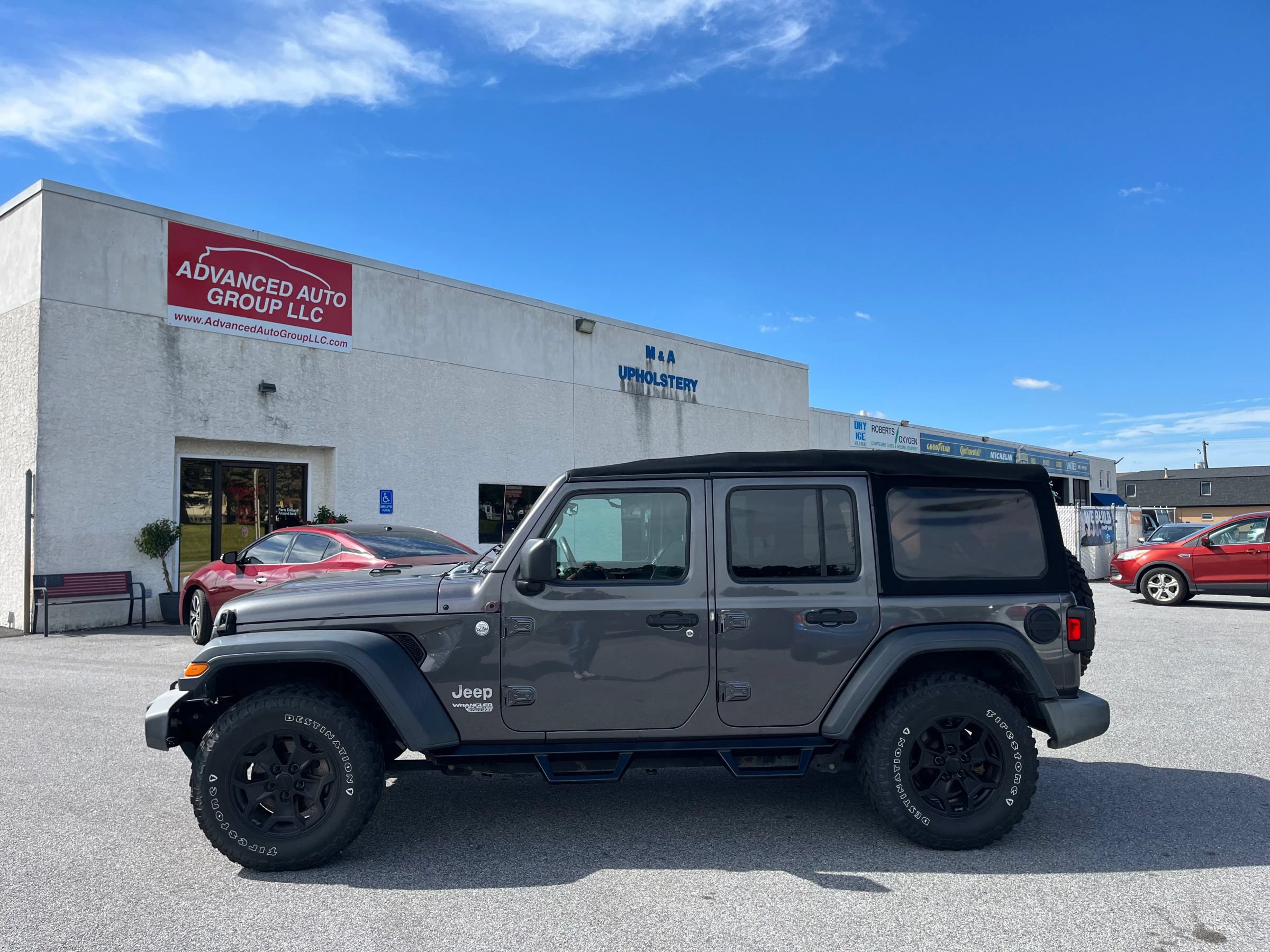 Used 2018 Jeep Wrangler Unlimited Sport S AWD/4WD image 32