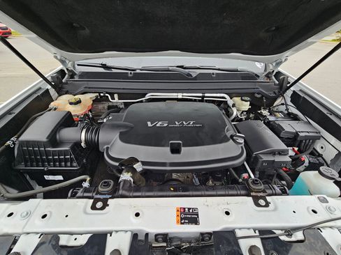 Used 2018 Chevrolet Colorado ZR2 image 30