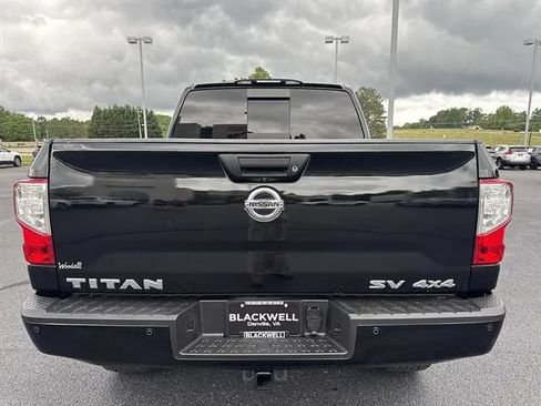 Used 2017 Nissan Titan SV AWD/4WD image 5