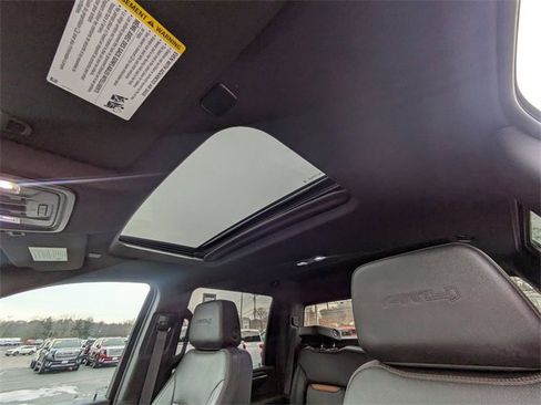 Used 2024 GMC Sierra 2500 AT4 w/ AT4 Premium Plus Package image 28