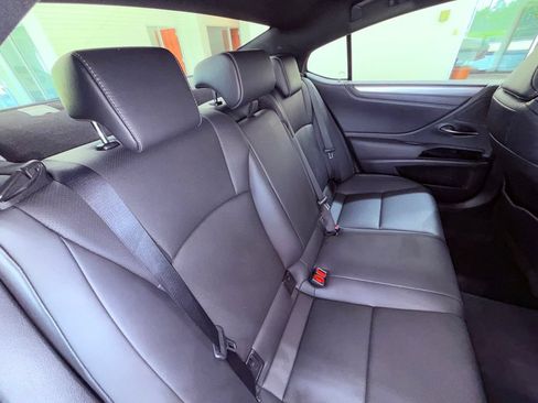 Certified 2023 Lexus ES 350 F Sport FWD image 16