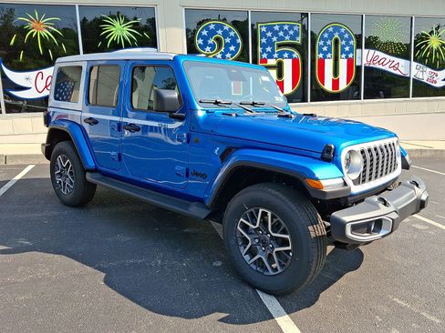 New 2026 Jeep Wrangler Unlimited Sahara w/ Whitecap Package AWD/4WD image 2