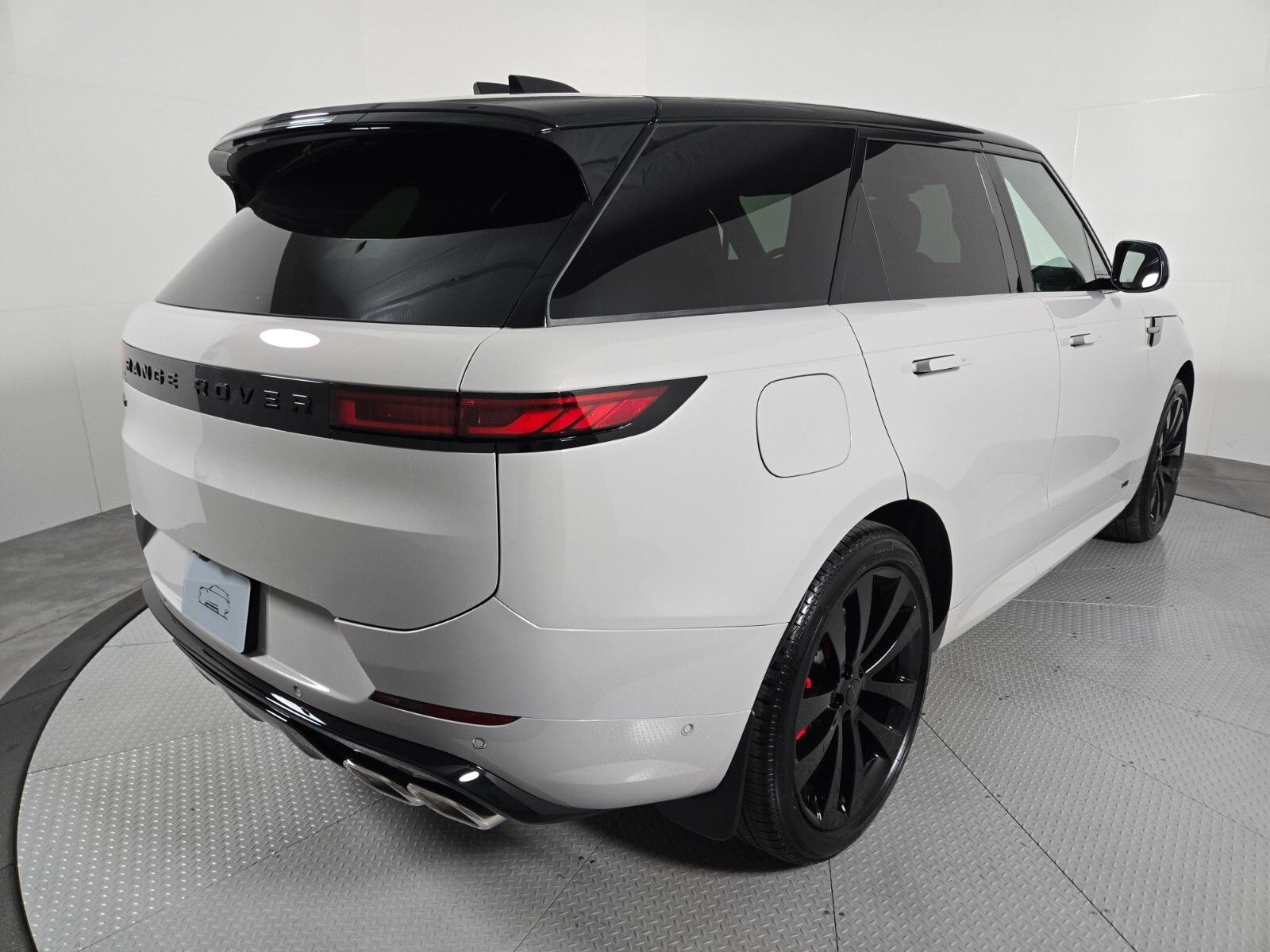 New 2026 Land Rover Range Rover Sport Dynamic SE AWD/4WD image 2