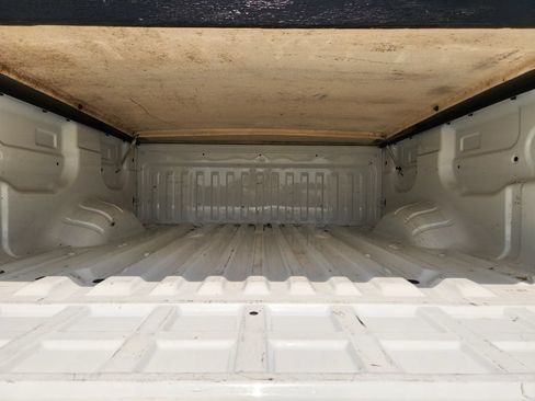 Used 2022 Nissan Titan SV RWD image 34