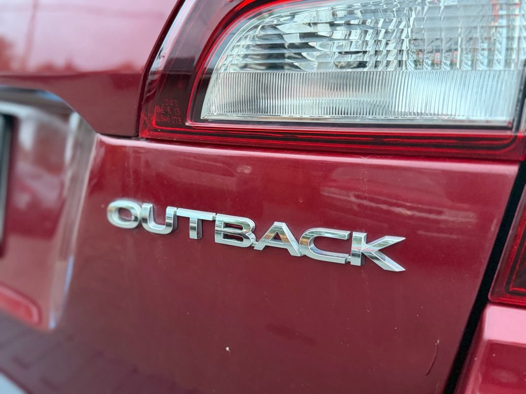 Used 2016 Subaru Outback 2.5i Limited AWD/4WD image 28
