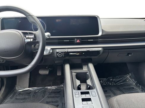 Used 2025 Hyundai Ioniq 6 SE RWD image 11